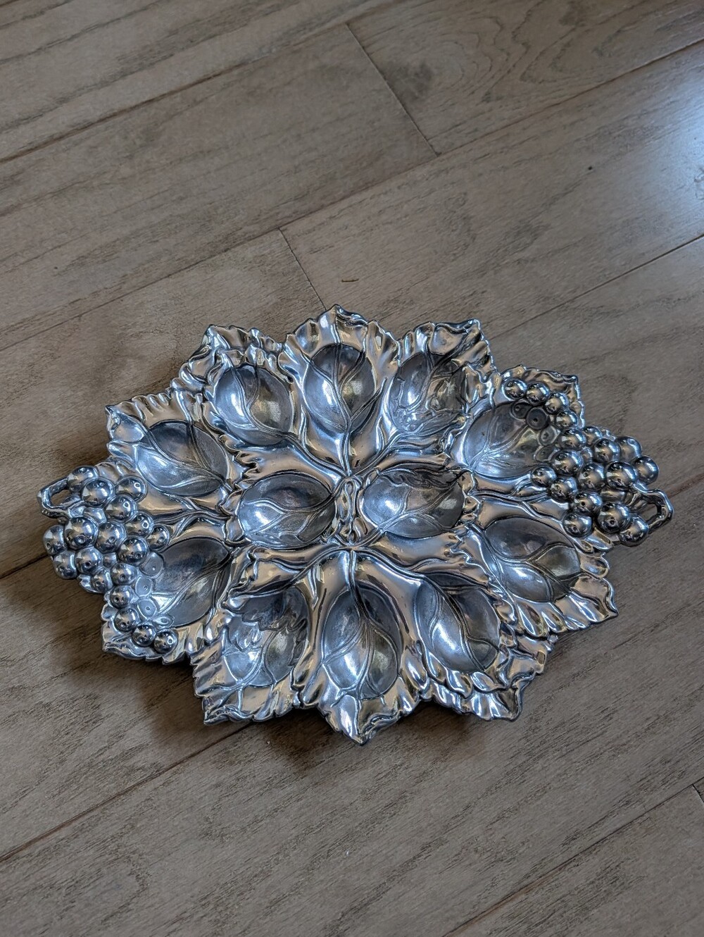 vintage ARTHUR COURT deviled egg tray grapevine
